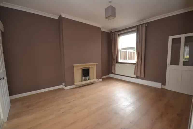 Three Bedroom Terraced House Pemberton Near Shops