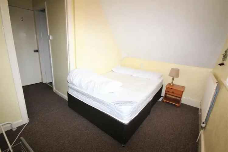 1 Bedroom House Share Student Accommodation Near Beach