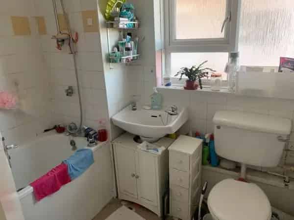 2 Bed Flat Lewisham Opposite Hospital Great Transport Links Pet Friendly