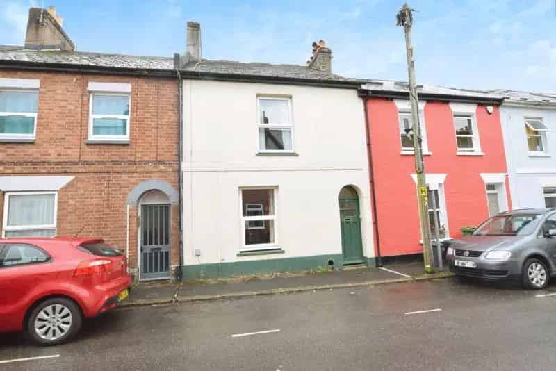 3 Bedroom Terraced House For Sale Needs Modernisation