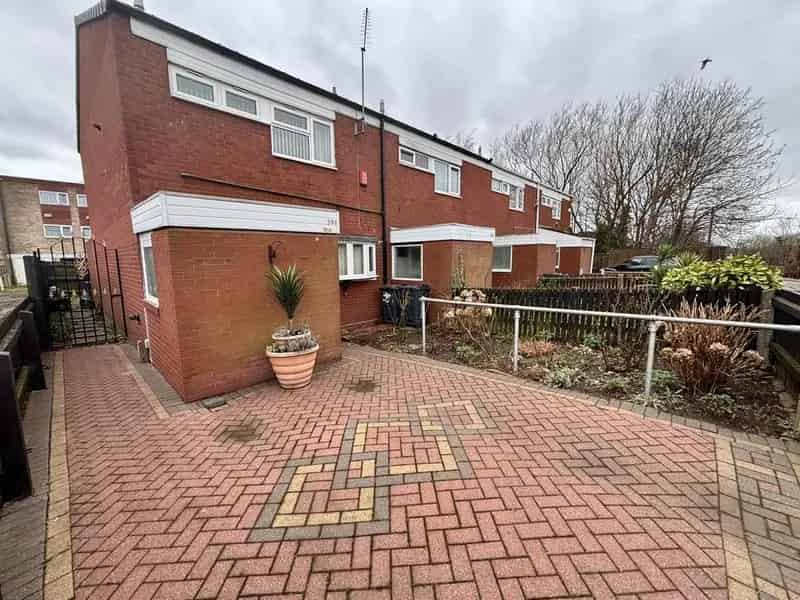 2 Bedroom End Terrace House for Sale Near City Centre