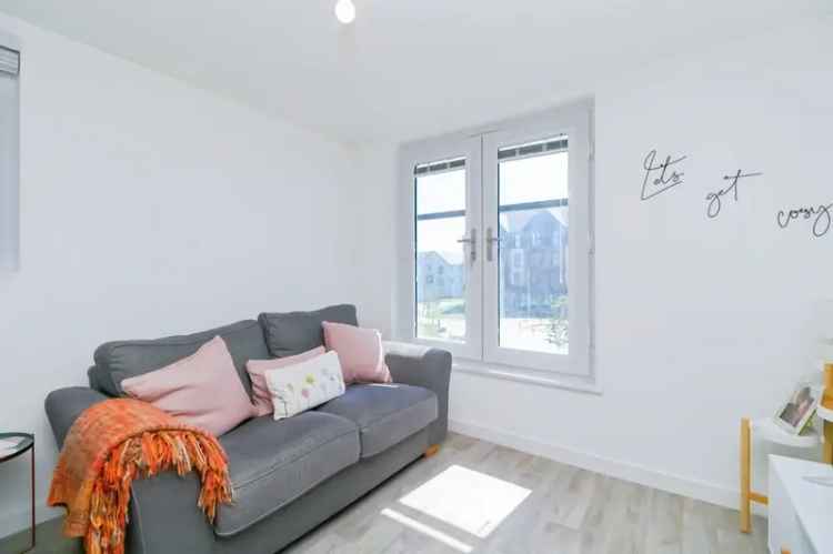 2 Bed Waterfront Flat Barry Island Allocated Parking