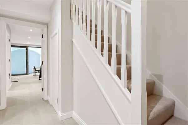 Stunning Duplex Apartment with Private Terrace in Bream's Buildings