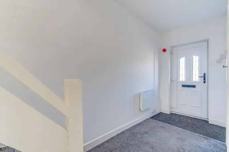 2 Bedroom Apartment Near Longbridge