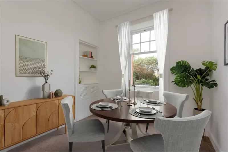 3 Bed Terraced House Near Beach and Train Station