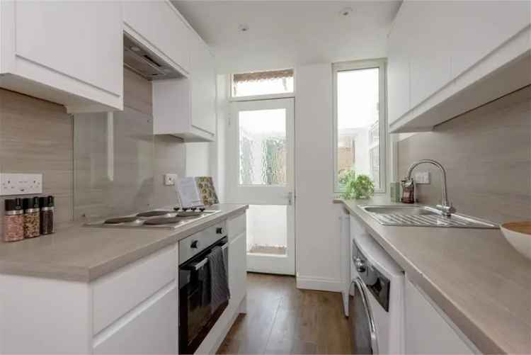 3 Bed House - Terraced with 2 Reception Rooms