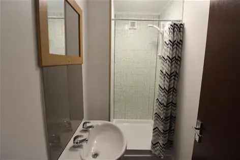 7 Bedroom House 76m² Southampton