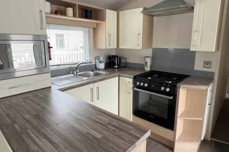 2 Bedroom Park Home for Sale in Ringwood