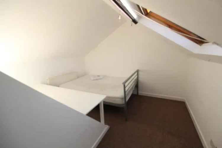 4 Bedroom Maisonette for Students Central Heating