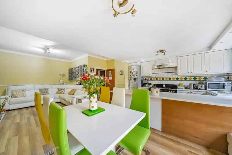 1930s Family Home High Potential Large Kitchen Diner Lounge
