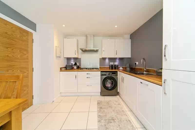 4 Bed House with Garage and Garden Woodland Views