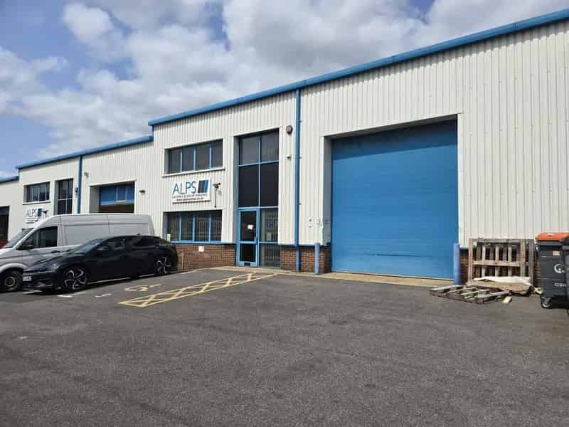 Industrial property For Rent , Cookham Road, Binfield, England