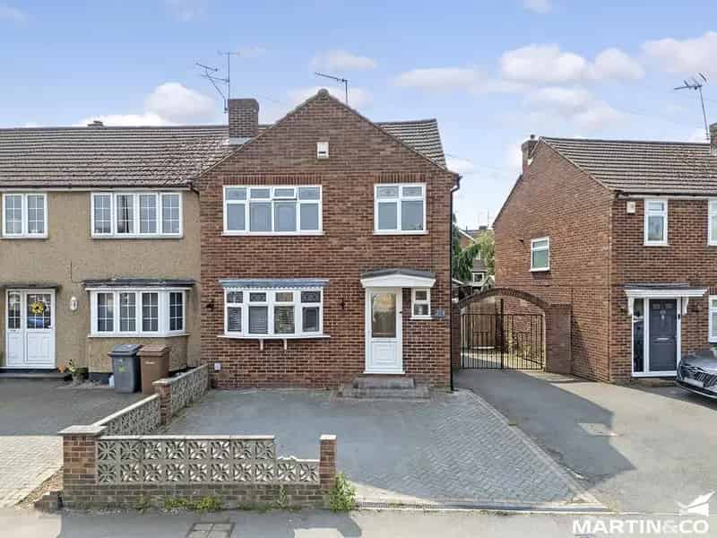 3 Bedroom End of Terrace House for Sale