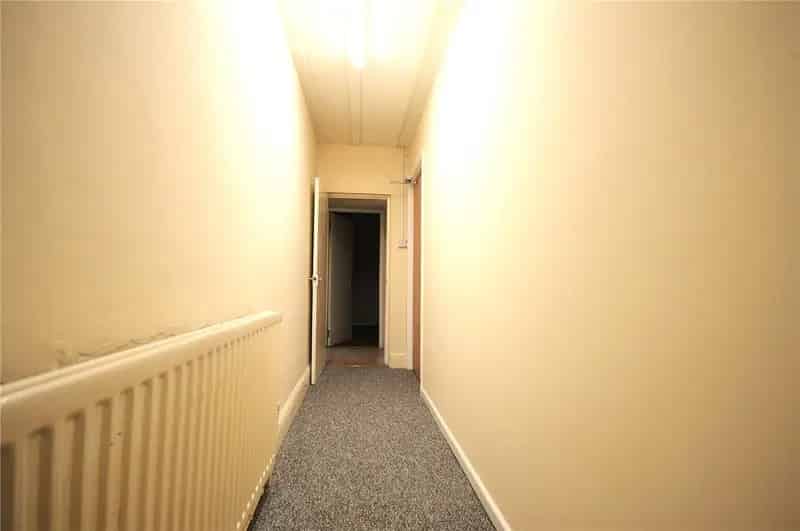 1 Bedroom Apartment to Rent Near Shops and Transport