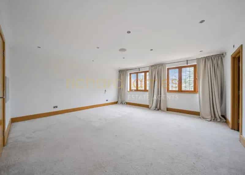 5 Bed House for Sale in Elstree