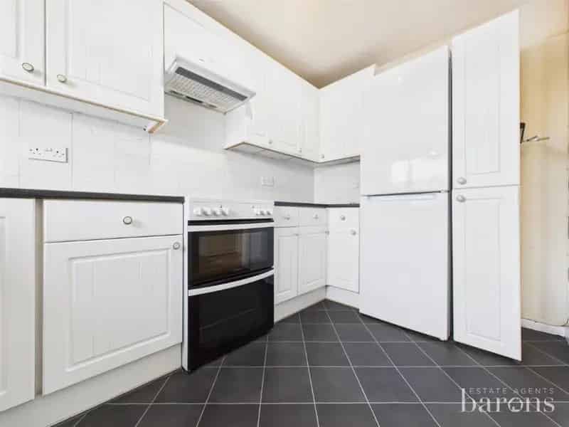 3 Bed Family Home for Sale in Basingstoke Near Town Centre