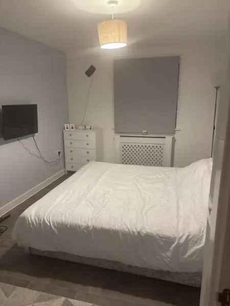 Flat For Rent in Dover, England