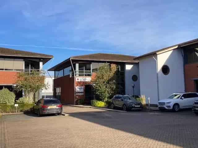 First Floor Office Bracknell Modern Business Park