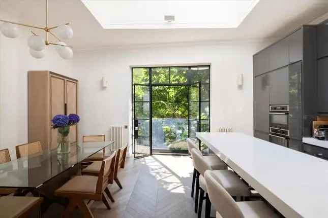 Maisonette for sale in Linden Gardens, Notting Hill, London W2