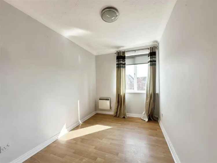 3 Bed Flat for Sale in Victoria Dock Hull - Top Floor Apartment
