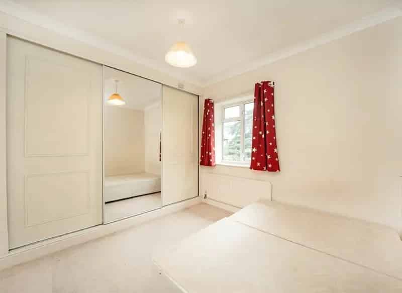 3 Bed Semi-Detached House Dover House Estate Putney