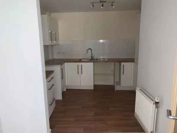 Flat For Rent in Horsham, England