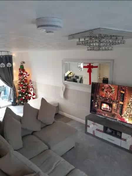3 Bedroom House Near School and Shops
