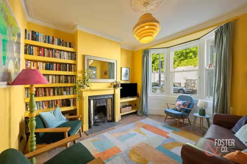 3 Bedroom Victorian Townhouse Near London Road Station
