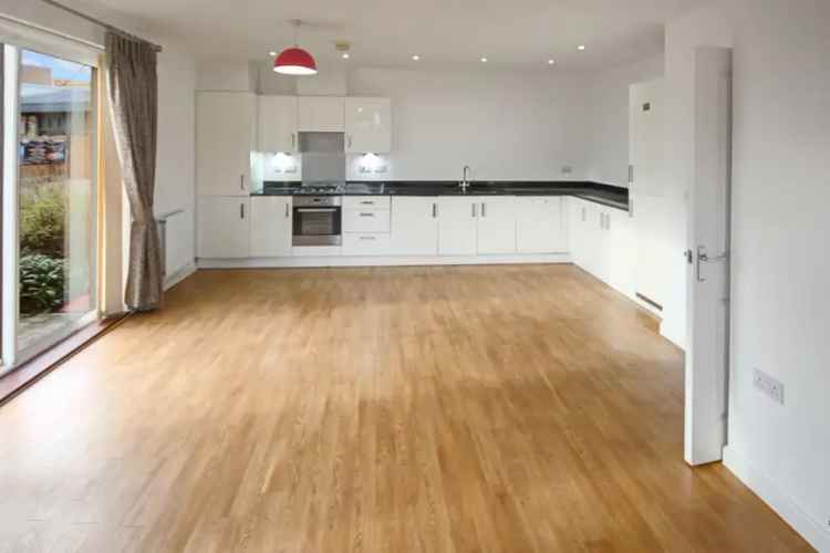 2 Bedroom Flat For Sale in Trumpington Meadows