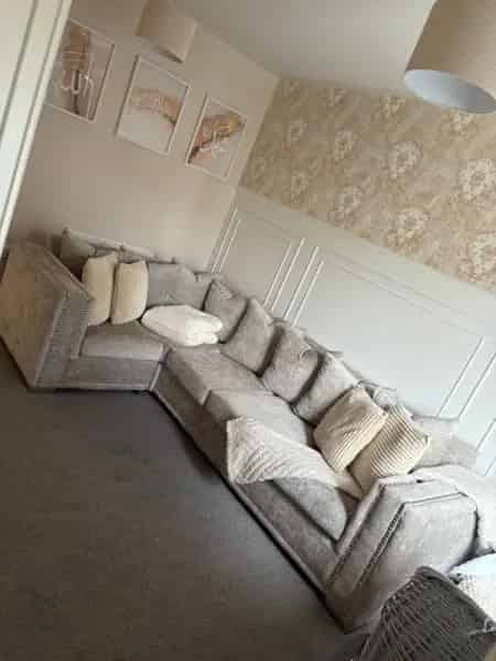 New Build House in BD9 Large Kitchen 2 Bedrooms Garden