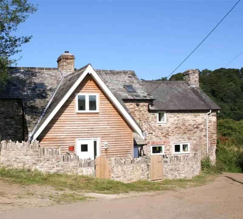 4 Bedroom Detached House to Rent