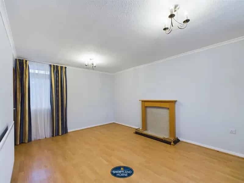 3 Bedroom Terrace House to Rent Near City Centre