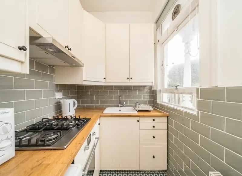Wimbledon Studio Flat near Park Station Ground Floor Garden