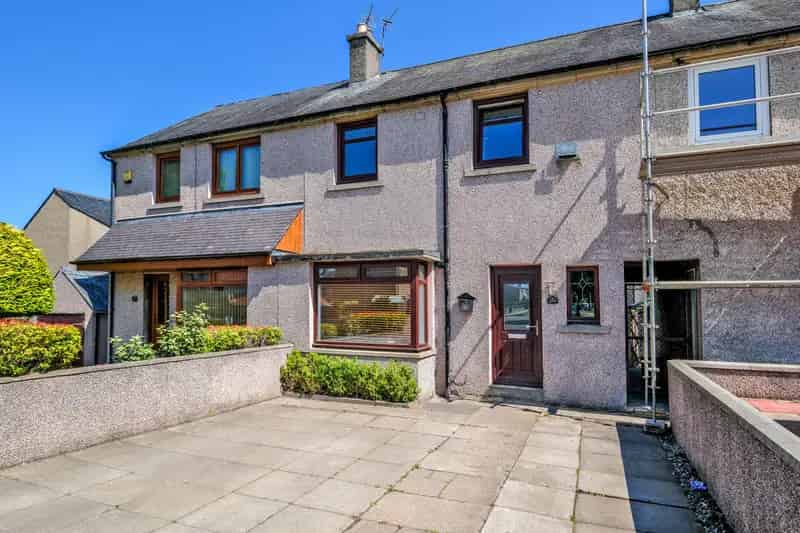 3 Level Mid Terraced Villa for Growing Family