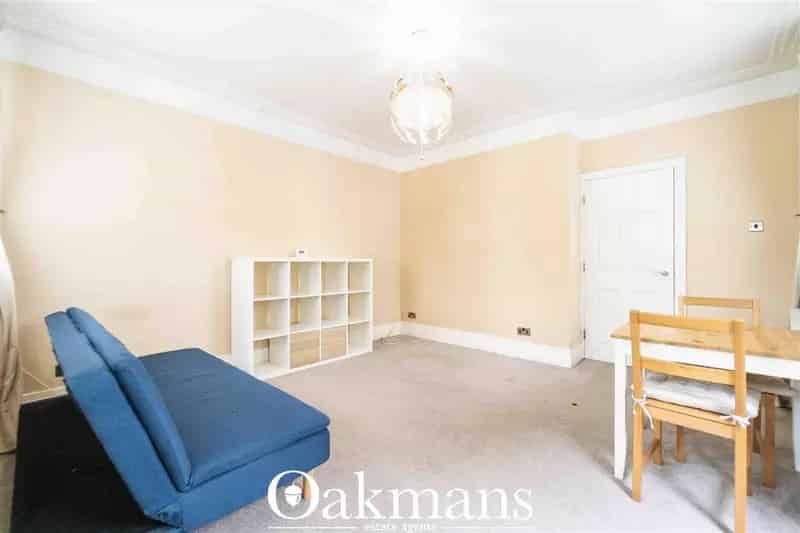 1 Bedroom Maisonette for Sale with Tenants