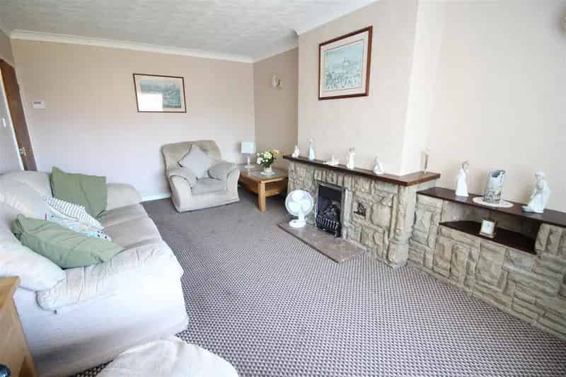 3 Bedroom Semi-Detached Bungalow House to Rent