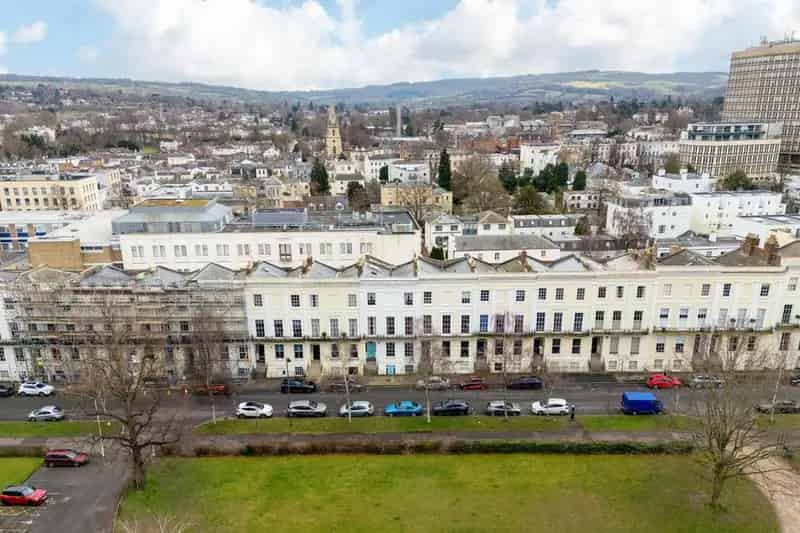 4 Bedroom Grade II Listed Georgian Townhouse for Sale