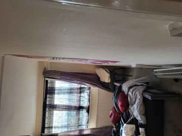 Flat For Rent in Borough of Runnymede, England