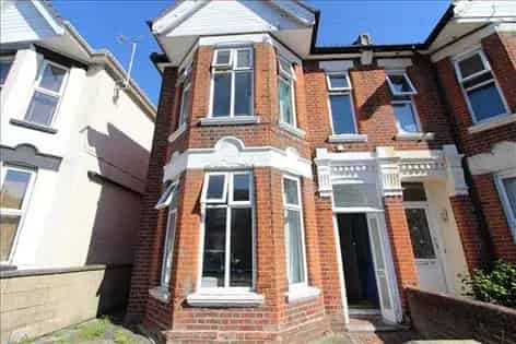 7 Bedroom House Near Southampton Universities
