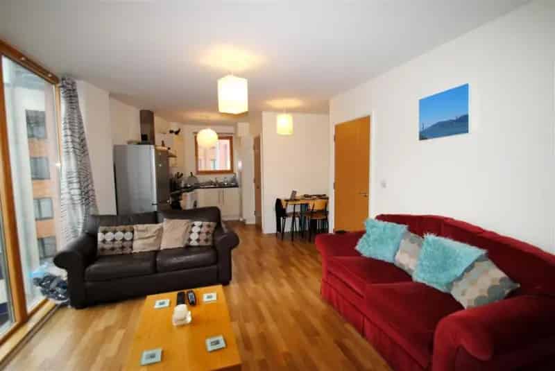 1 Bedroom Flat with Harbour Views