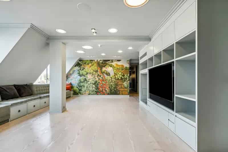 Luxury 6-Bedroom Hyde Park Apartment with City Views