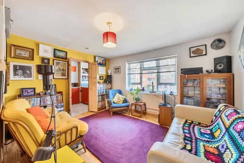Spacious First Floor Flat near Wandsworth Common