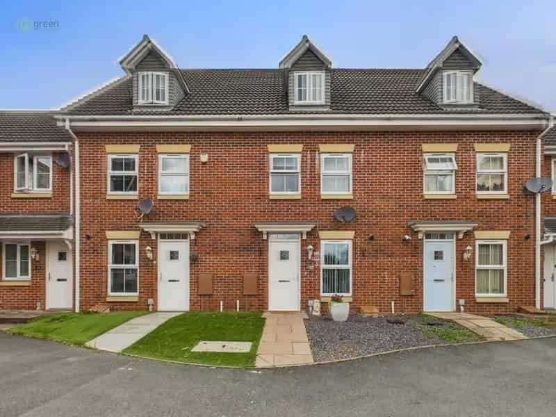 3 Bedroom Townhouse for Sale - Garage & Parking
