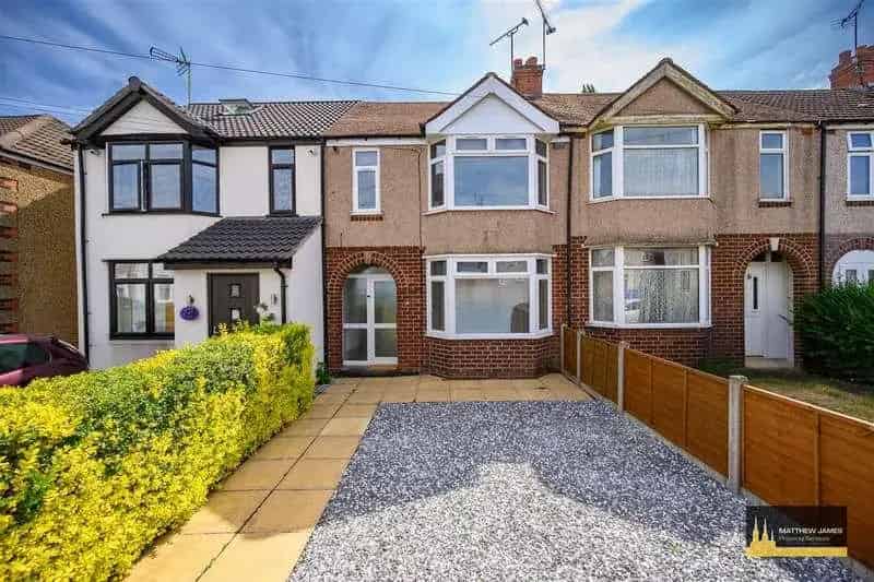 3 Bed House for Sale - Modernized Throughout - Vacant - No Upward Chain