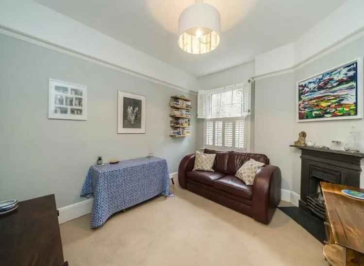 One Double Bedroom Apartment Battersea Park