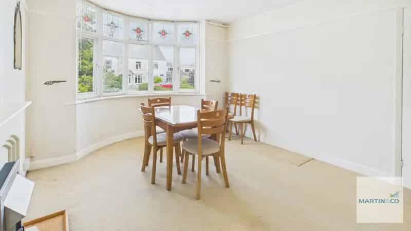 3 Bedroom Semi-Detached House For Sale in Amington