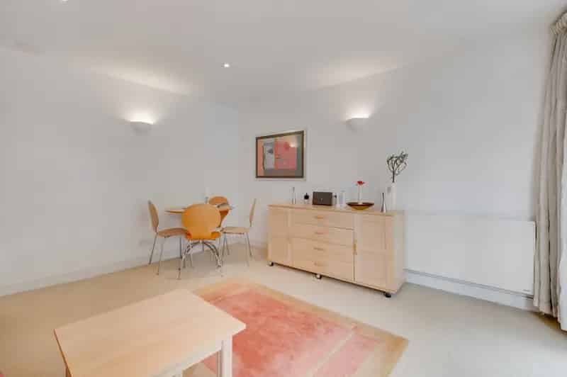 1 Bedroom Flat for Sale Stunning Park River Thames Views E14