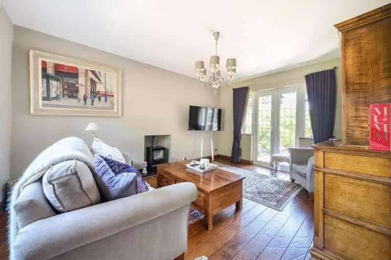 4 Bed Detached House for Sale Near Lowndes Park