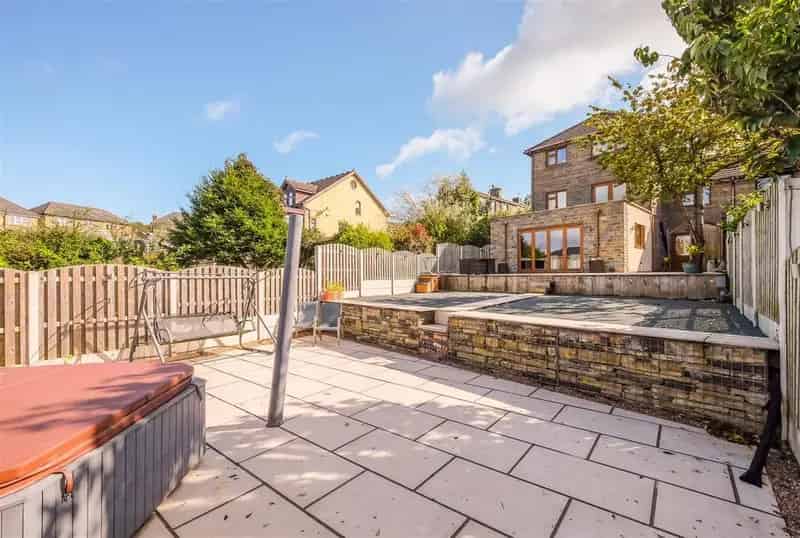 5 Bedroom Semi-Detached House For Sale