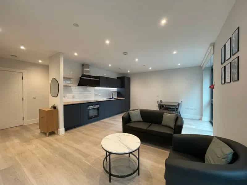2 Bedroom Flat Brighton - Modern Furnished Apartment
